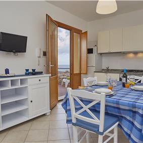 2 bedroom seaside apartments with shared pool, sleeps 4-5